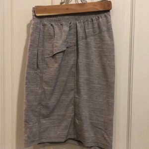 Lulu lemon - Core shorts - Size Medium